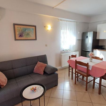 Apartment Nevenka Krk Town Zewnętrze zdjęcie