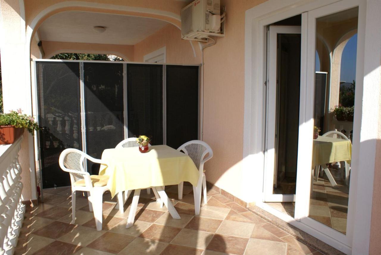 Apartment Nevenka Krk Town Zewnętrze zdjęcie
