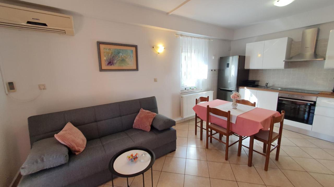 Apartment Nevenka Krk Town Zewnętrze zdjęcie