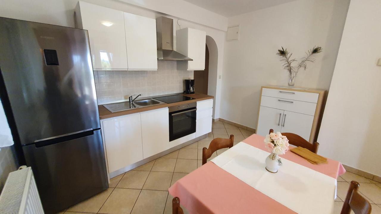 Apartment Nevenka Krk Town Zewnętrze zdjęcie