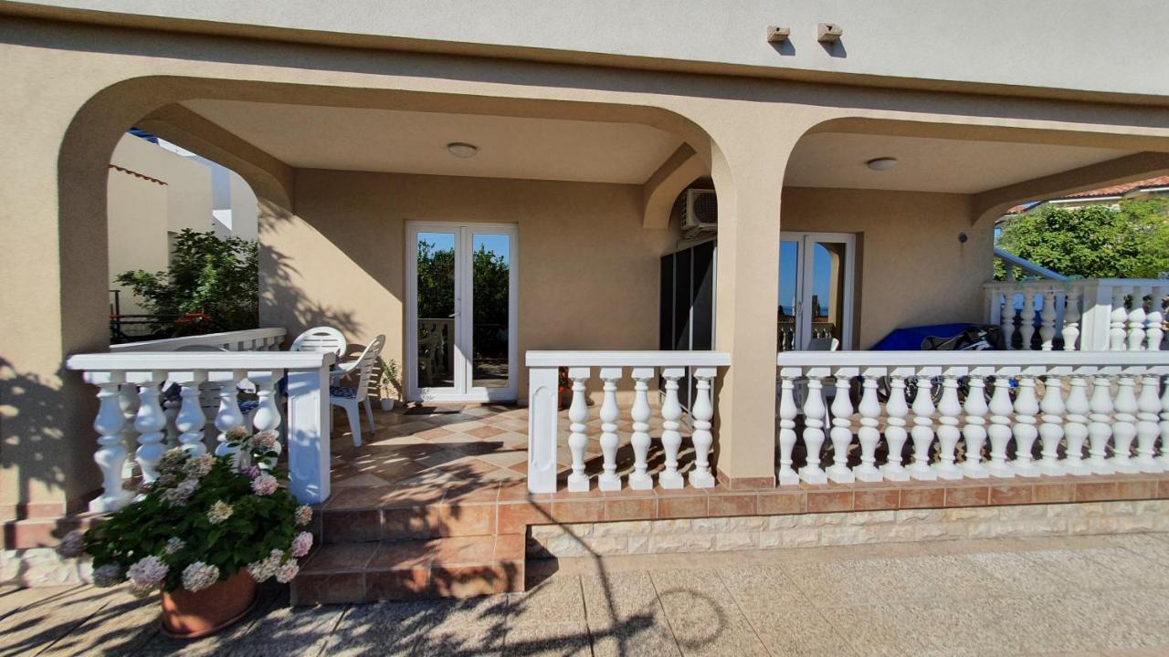 Apartment Nevenka Krk Town Zewnętrze zdjęcie